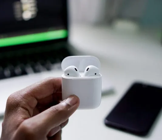 From Bluetooth to New Tooth: A Look at Bluetooth 4.0